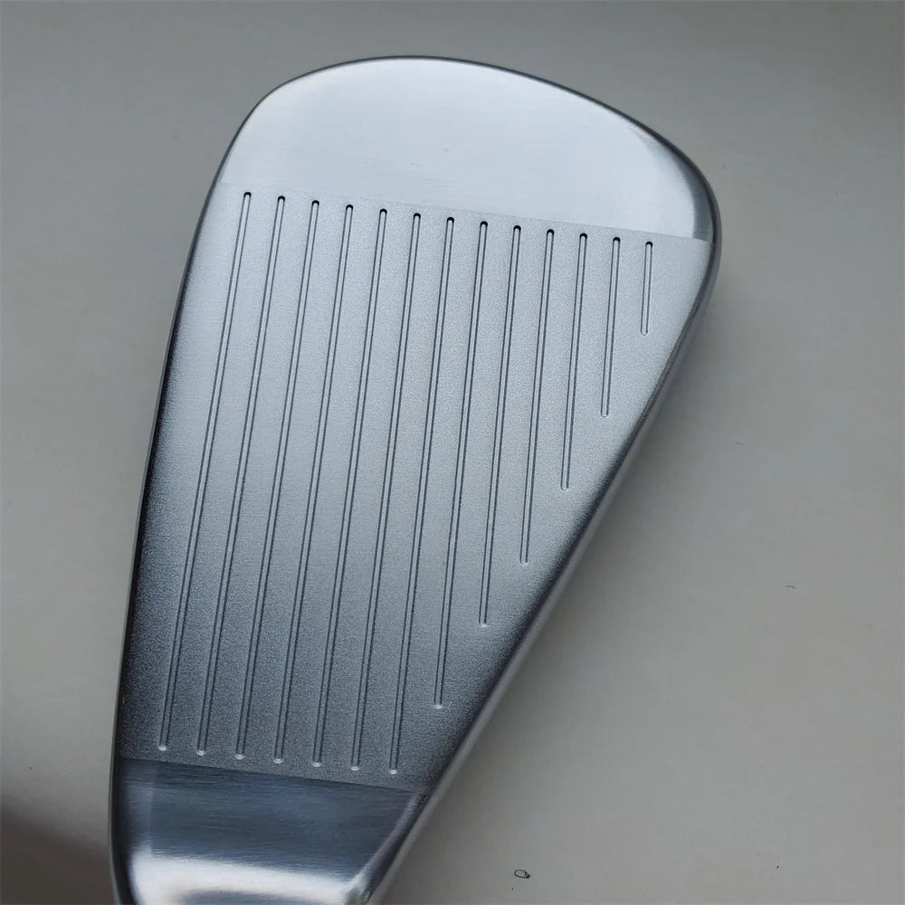 Men's Sleek P790 Distance Iron Set 4-Pw with Headcovers
