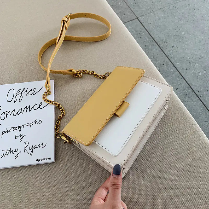Versatile Chain Crossbody Bag with Stylish Strap