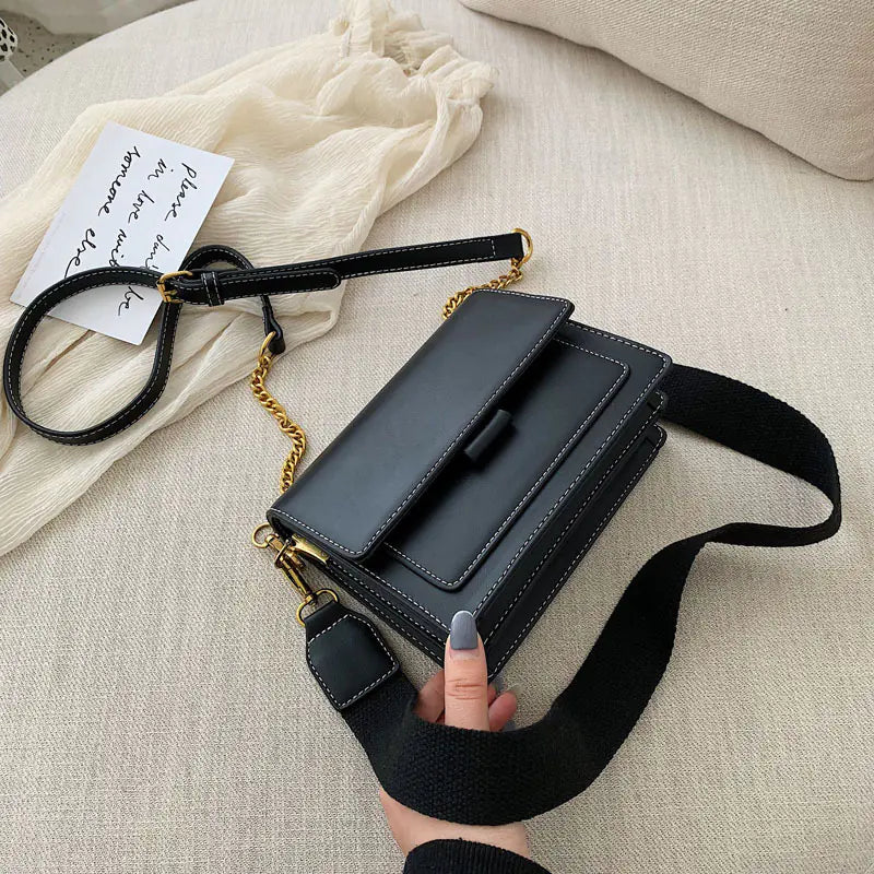 Versatile Chain Crossbody Bag with Stylish Strap